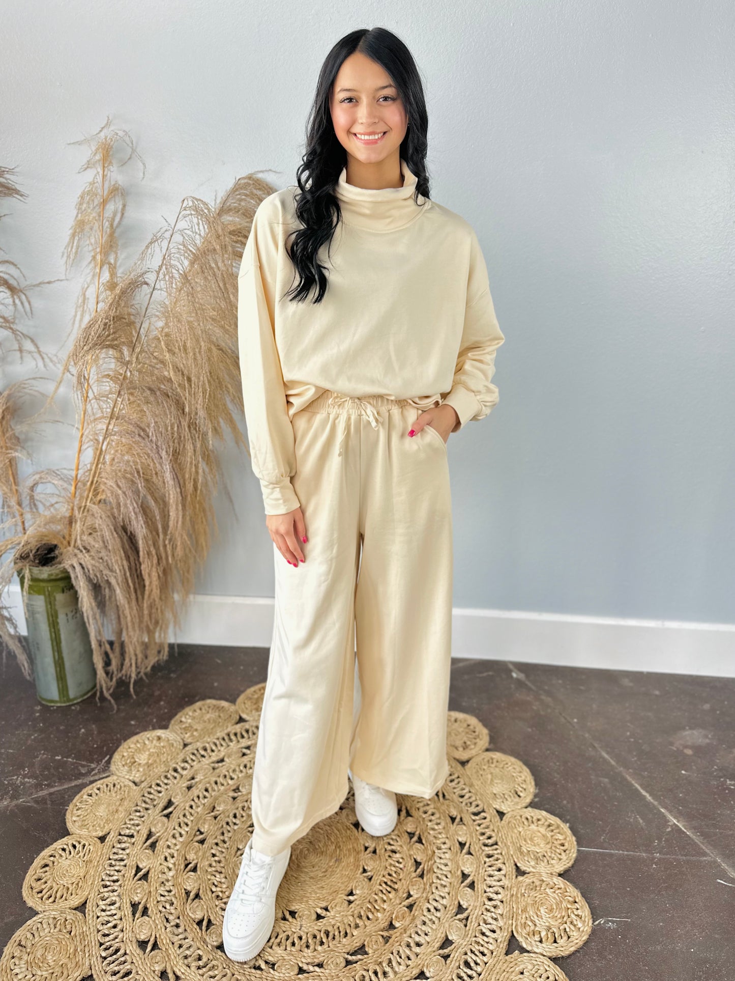 CREAM MOCK NECK & WIDE LEG SET
