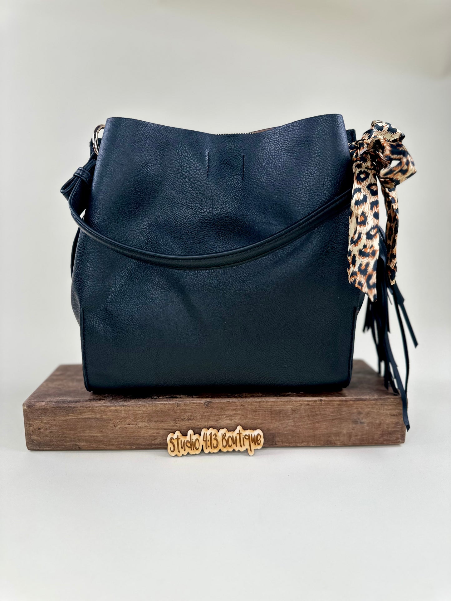 BLACK ORGANIZE PURSE