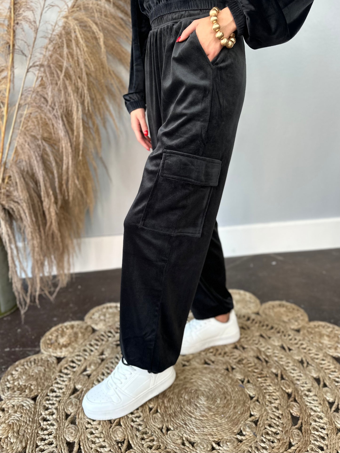 BLACK VELOUR JOGGER SET