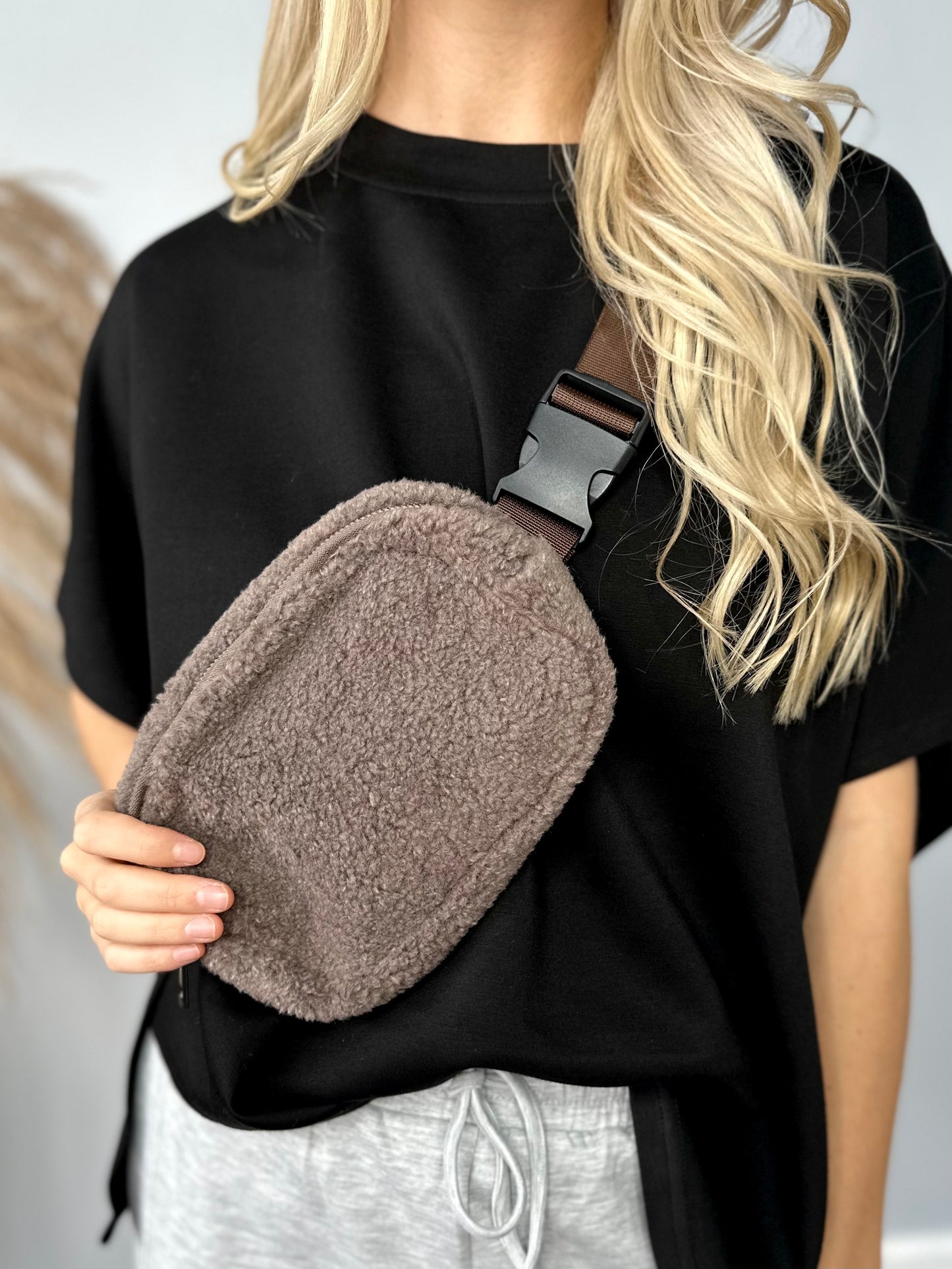 MOCHA SHERPA BELT BAG