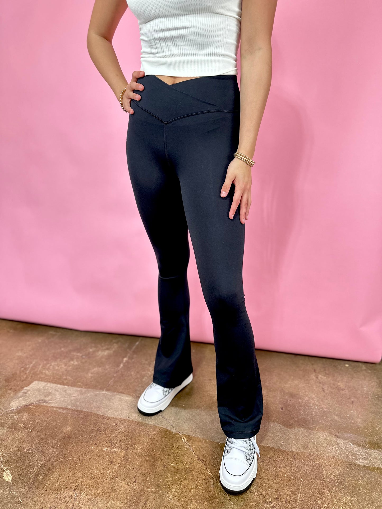 BLACK FLARE CROSSOVER LEGGINGS