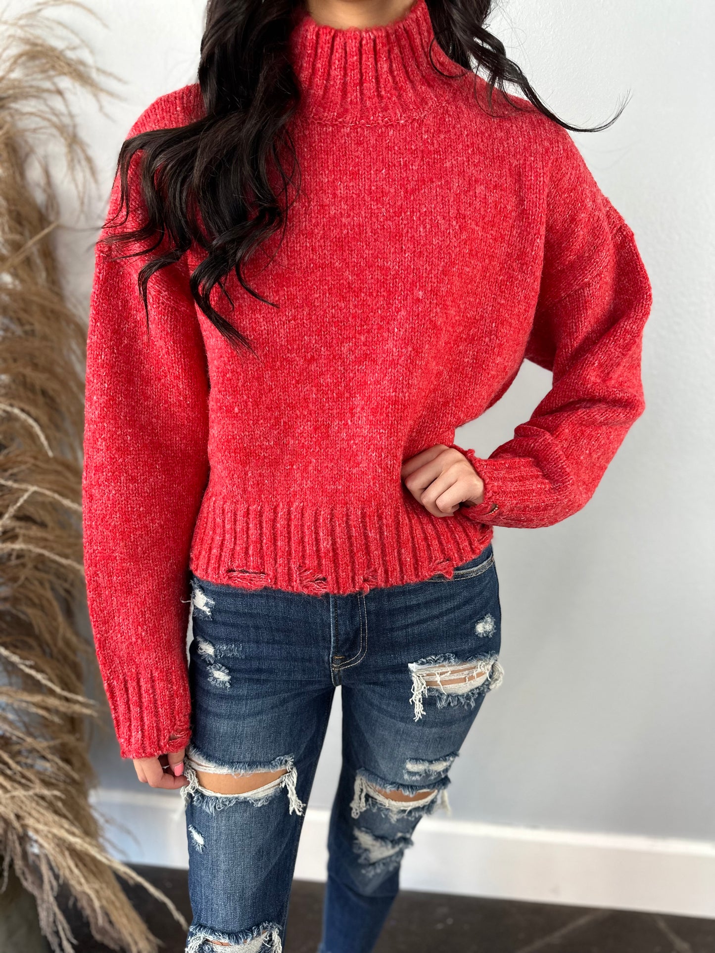 RED DISTRESSED CROP SWEATER