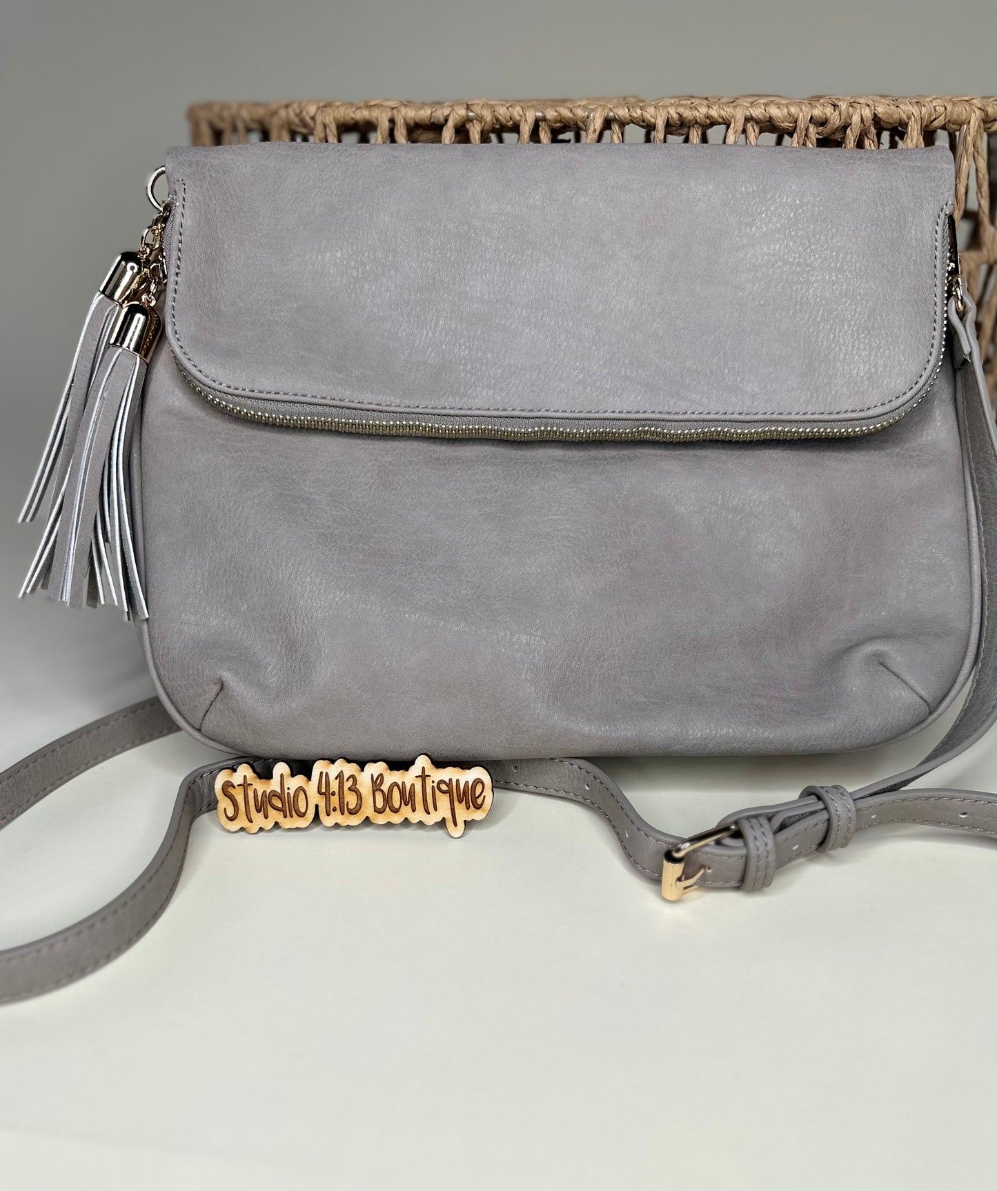 LIGHT GREY VEGAN LEATHER PURSE