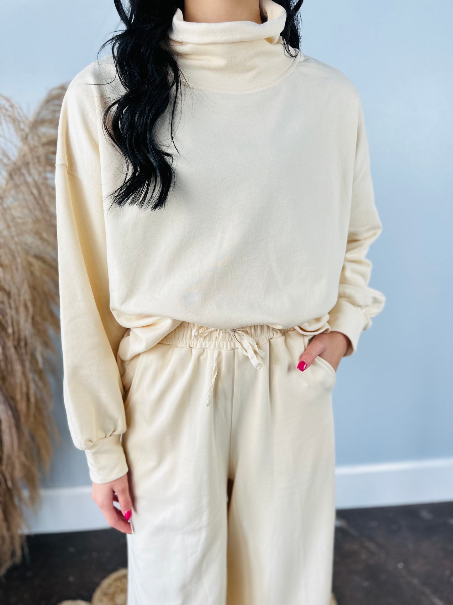 CREAM MOCK NECK & WIDE LEG SET
