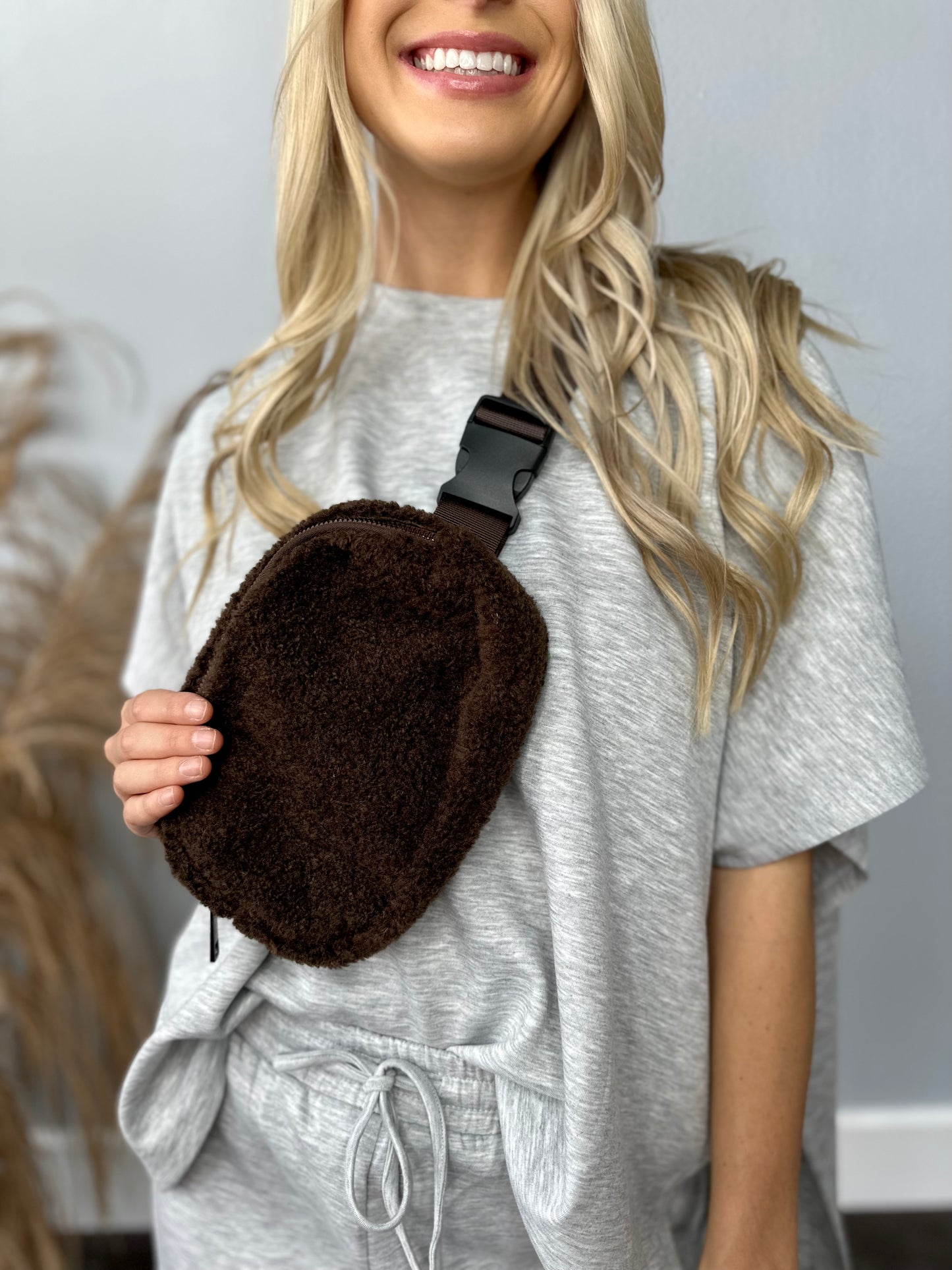 LATTE SHERPA BELT BAG