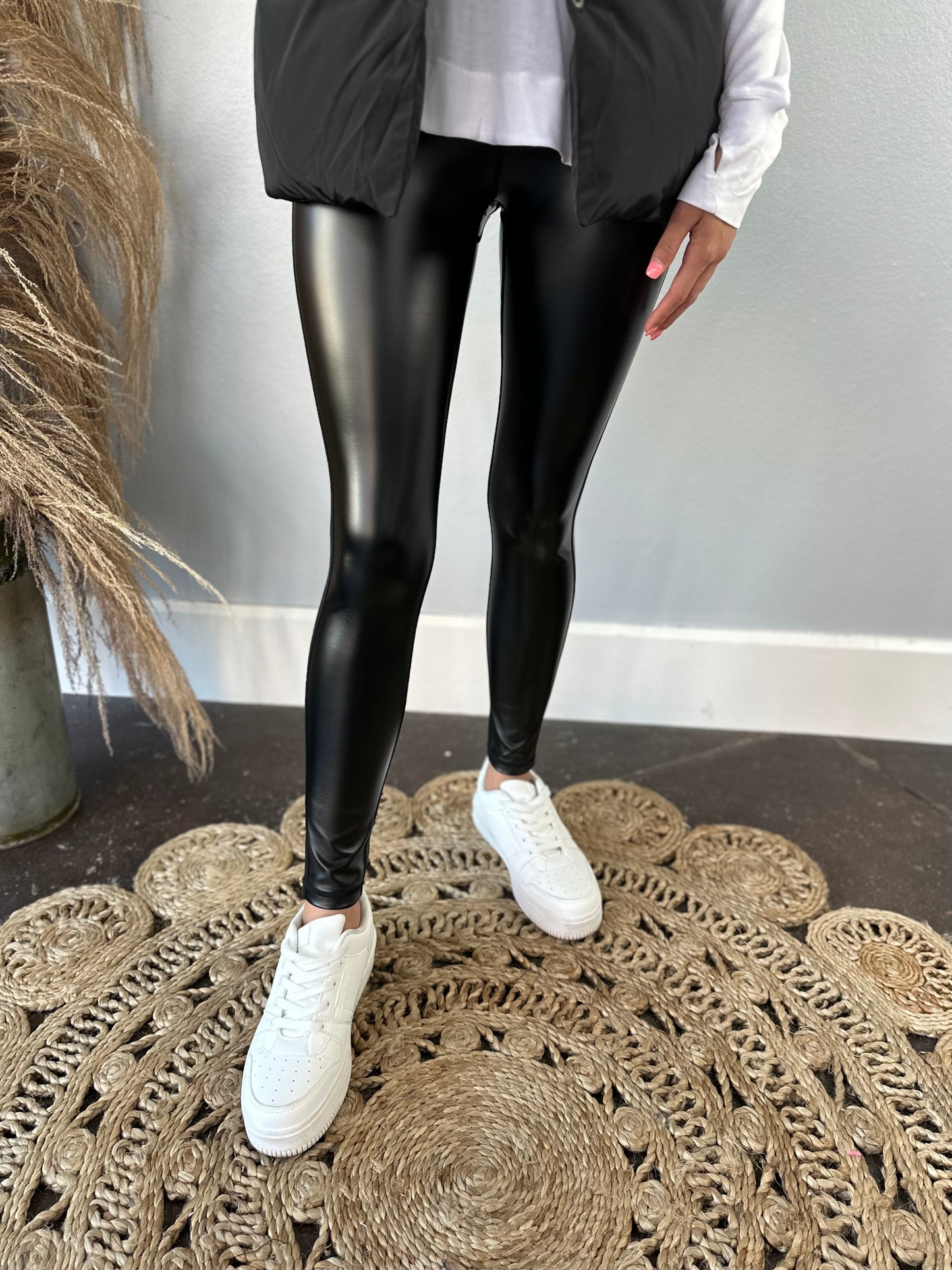 BLACK LIQUID LEGGINGS