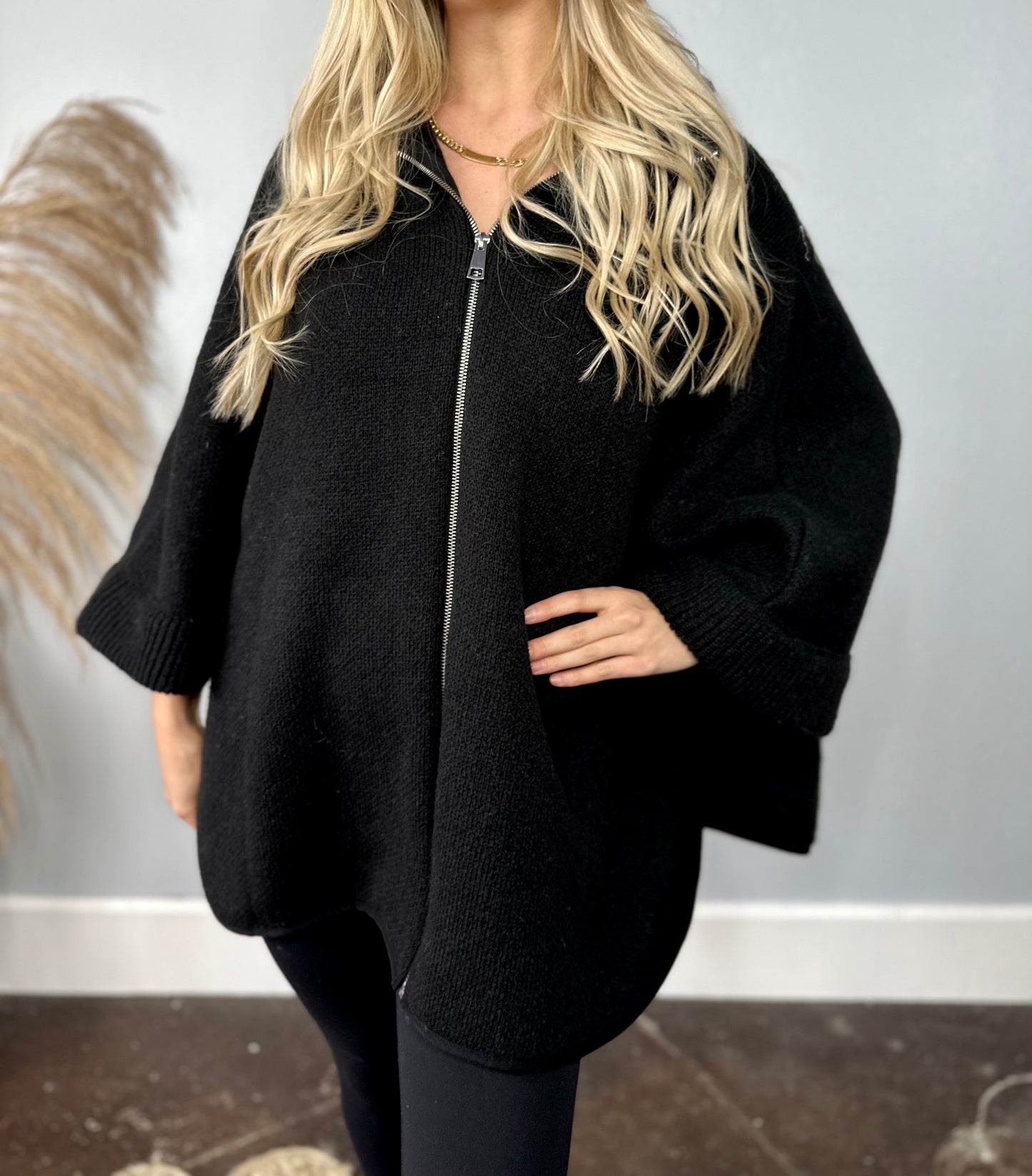 CLASSY BLACK ONE SIZE PONCHO