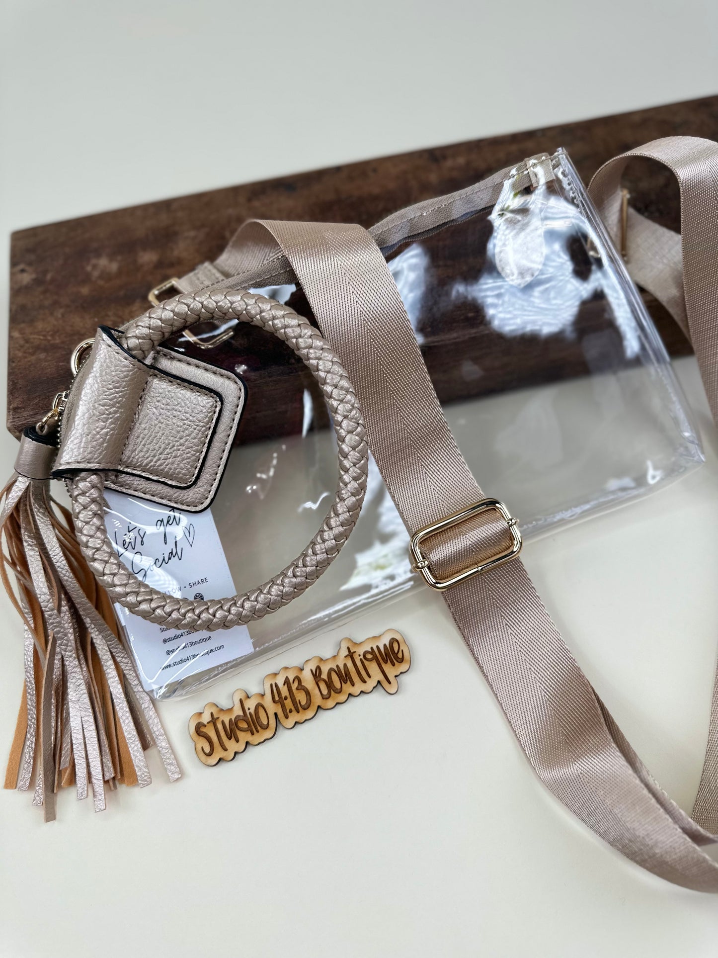 GOLD DETAIL CLEAR PURSE
