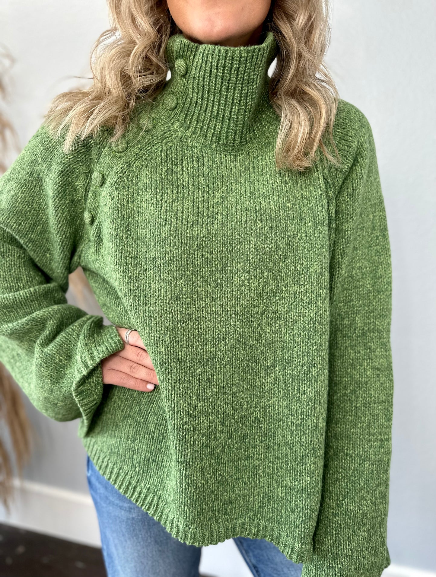 NICOLE RICH GREEN SWEATER