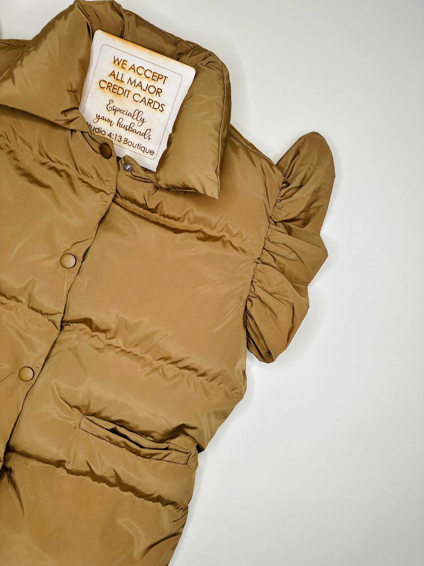 PUFFER VEST W/RUFFLE CAP SLEEVE (4 DIFFERENT COLORS)