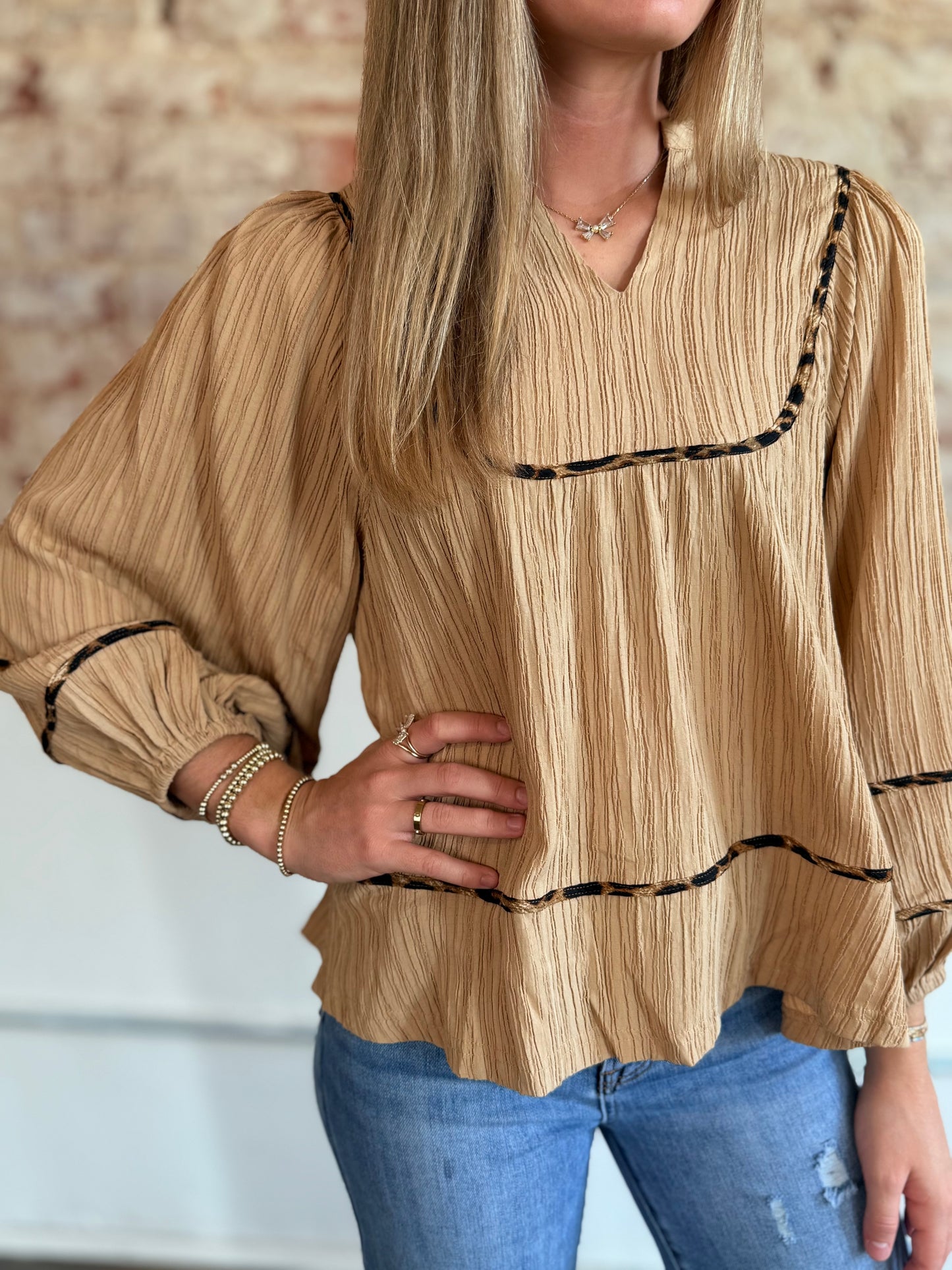 TAN W/CHEETAH CRINKLE TOP