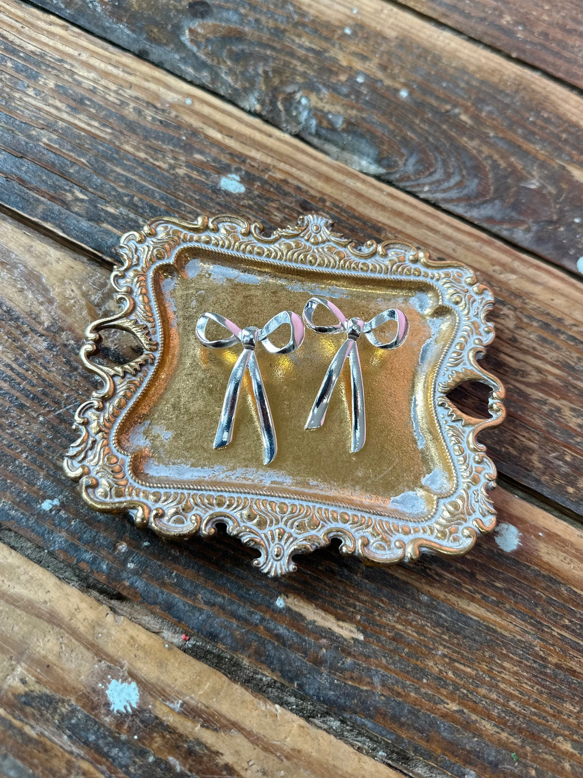 BOW EARRINGS