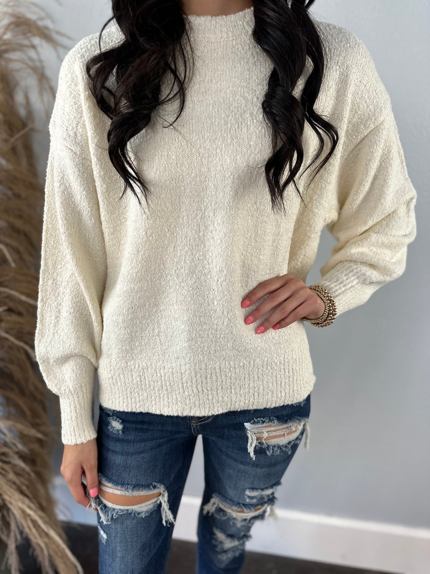 CREAM CLASSIC SWEATER
