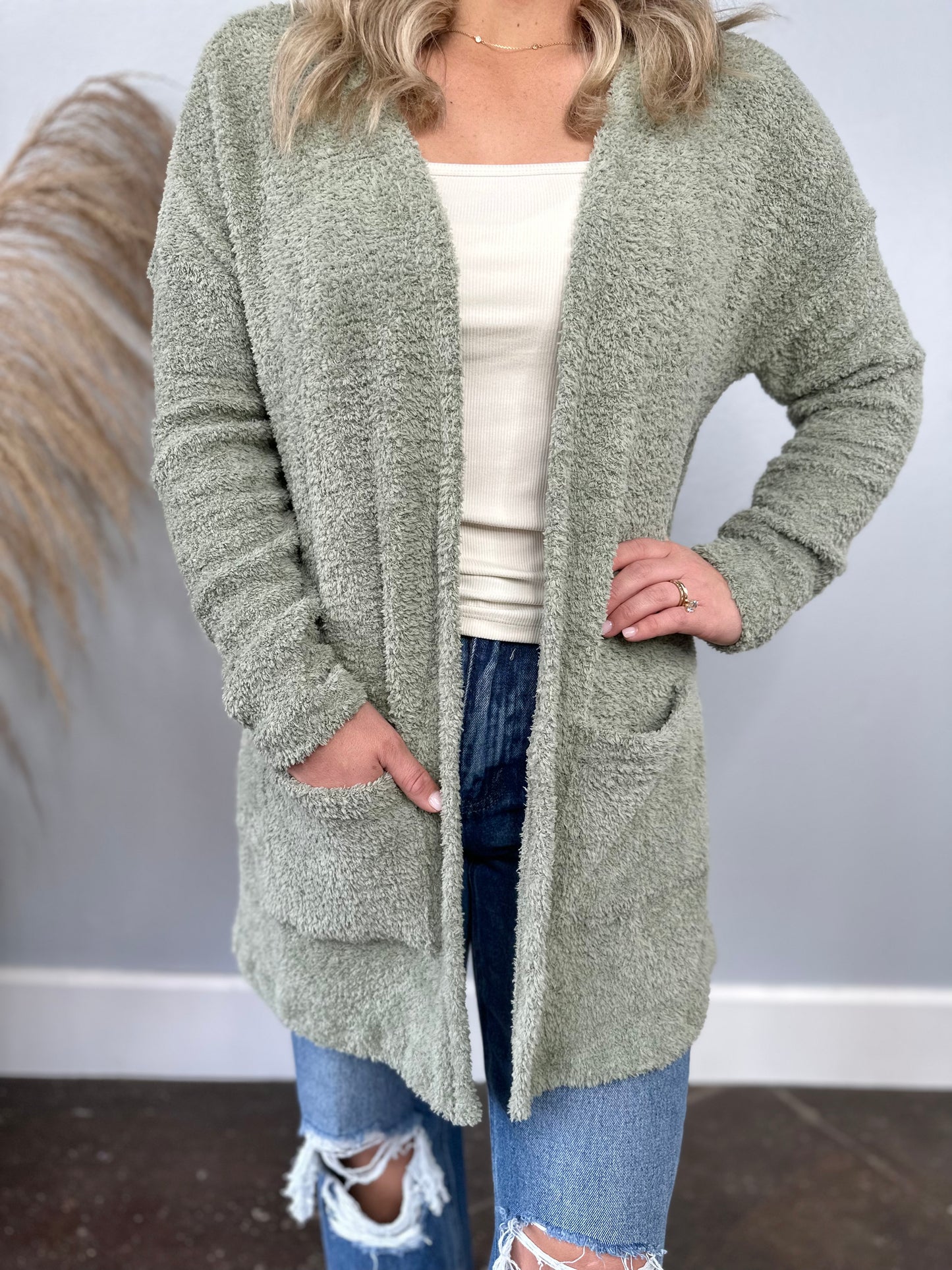 DREAMY OLIVE CARDIGAN W/POCKETS