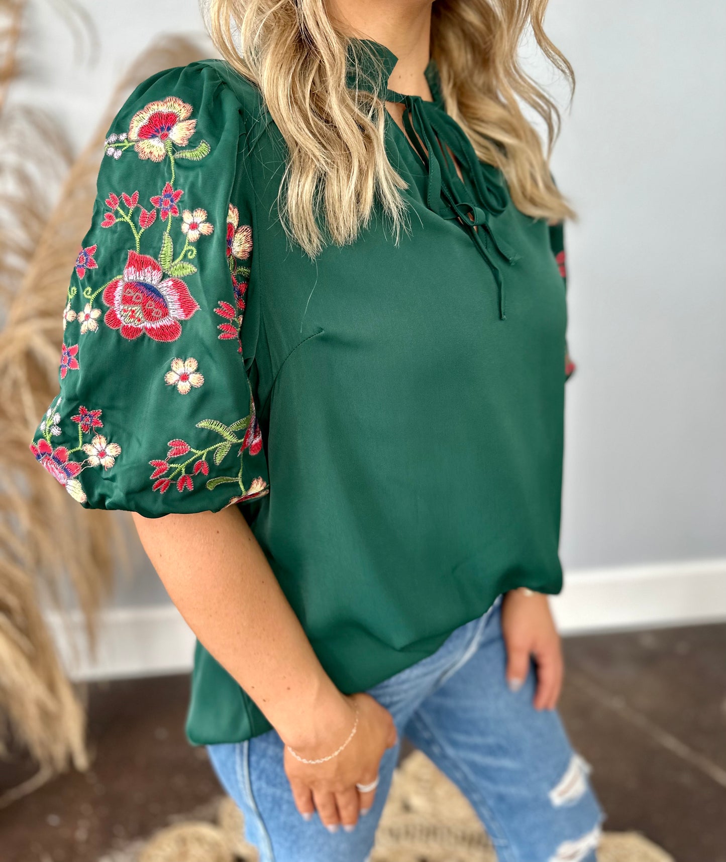 HUNTER GREEN EMBROIDERED TOP