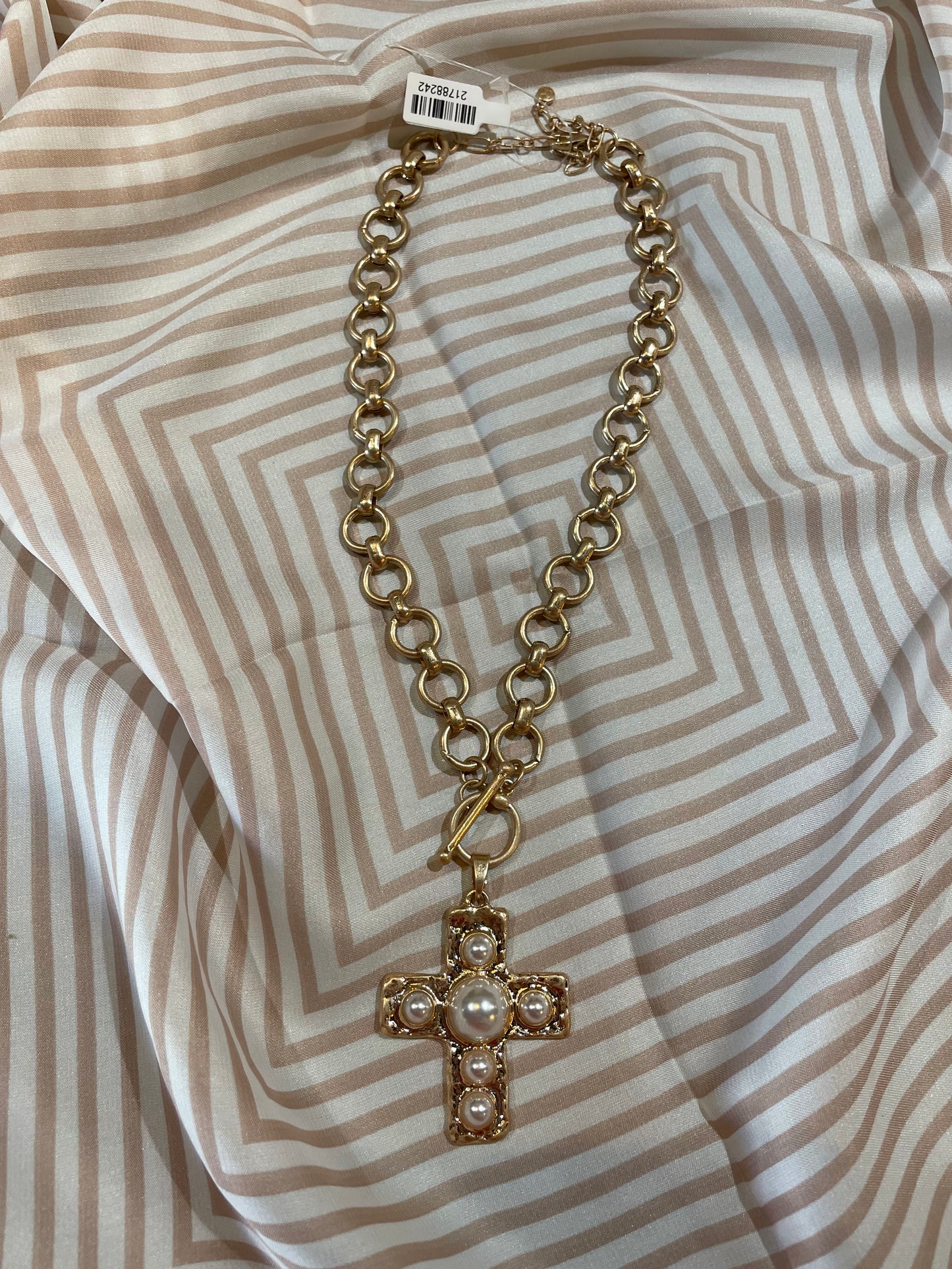 GOLD/PEARL CROSS NECKLACE