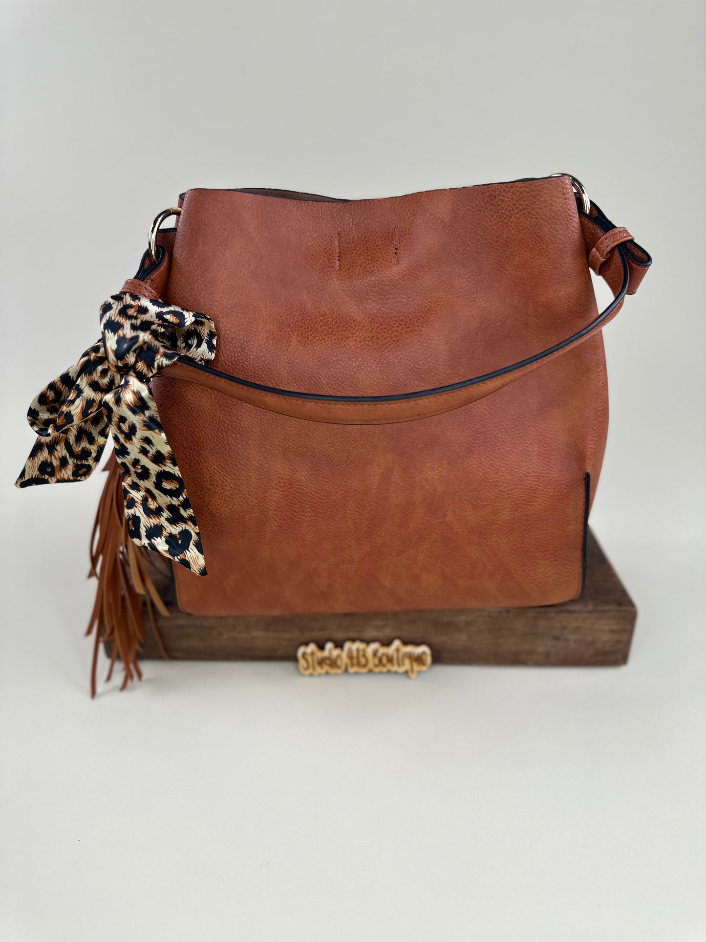 LARGE BROWN MULTI ORGANIZE PURSE
