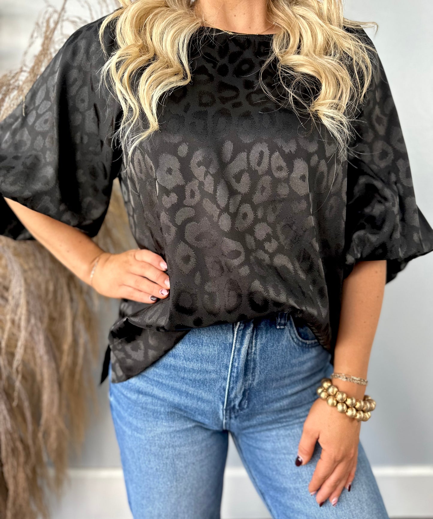 BLACK SATIN FEEL CHEETAH PUFF SLEEVE TOP