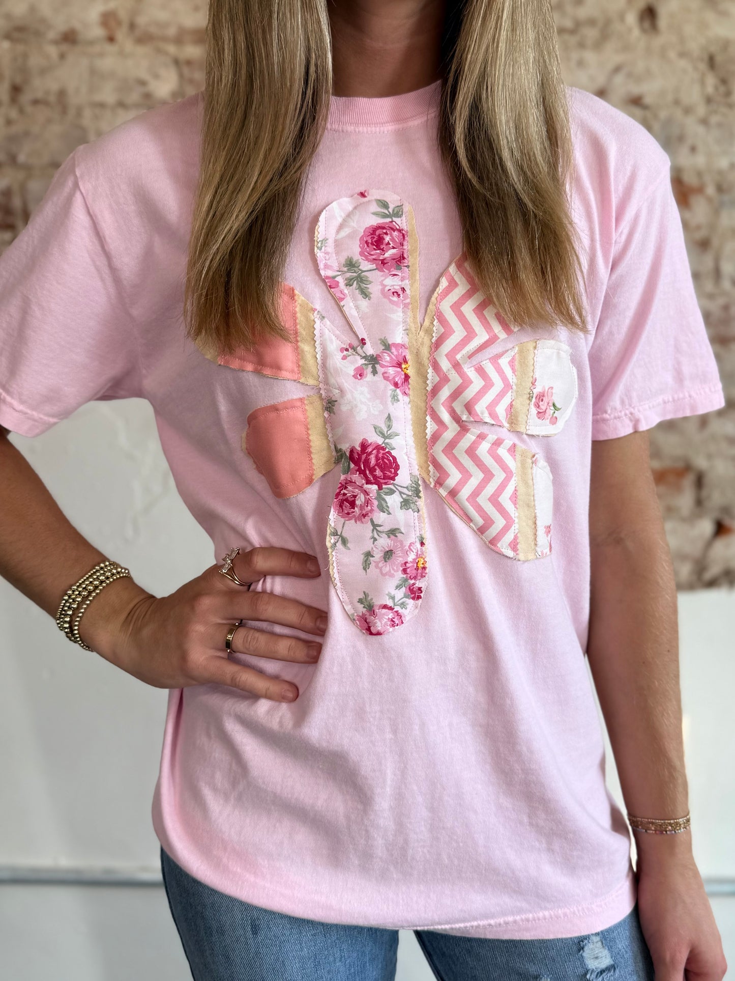 PINK W/PINK FLOWER APPLIQUE TEE