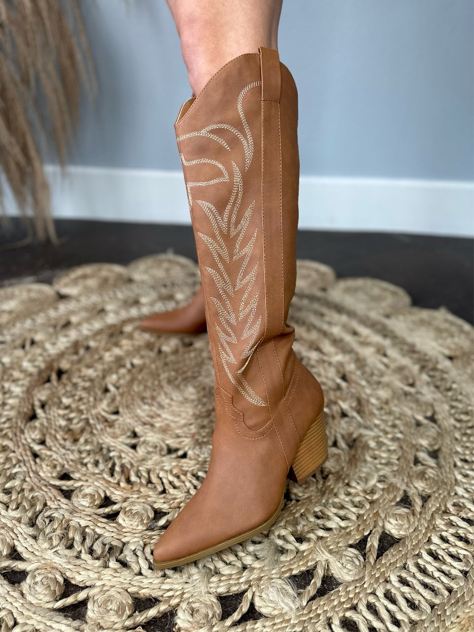 CHESTNUT COWGIRL BOOTS