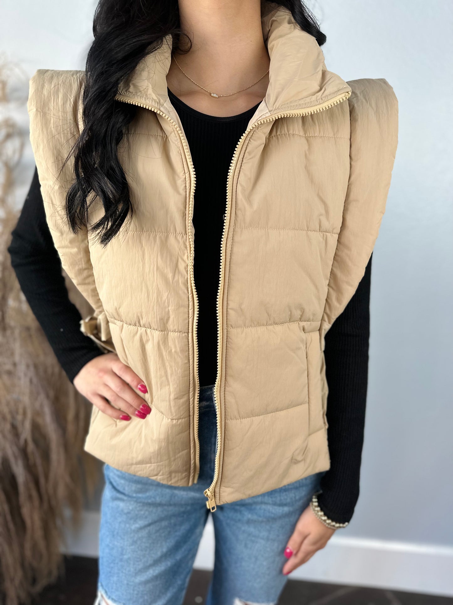 LIGHT BEIGE PUFF TIE VEST