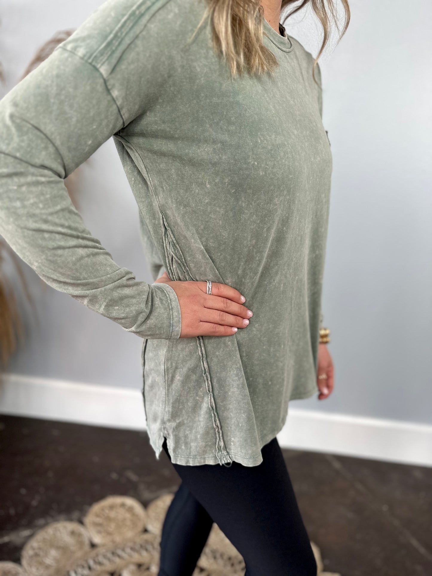 SAGE FRONT POCKET LONG SLEEVE TOP