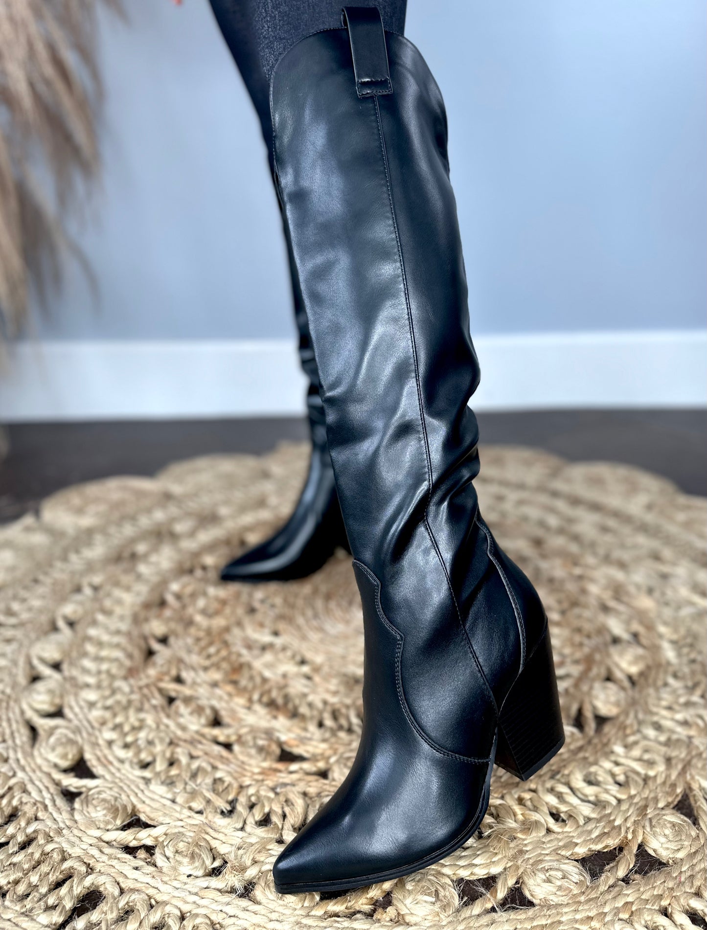 BLACK TALL CONCERT BOOT