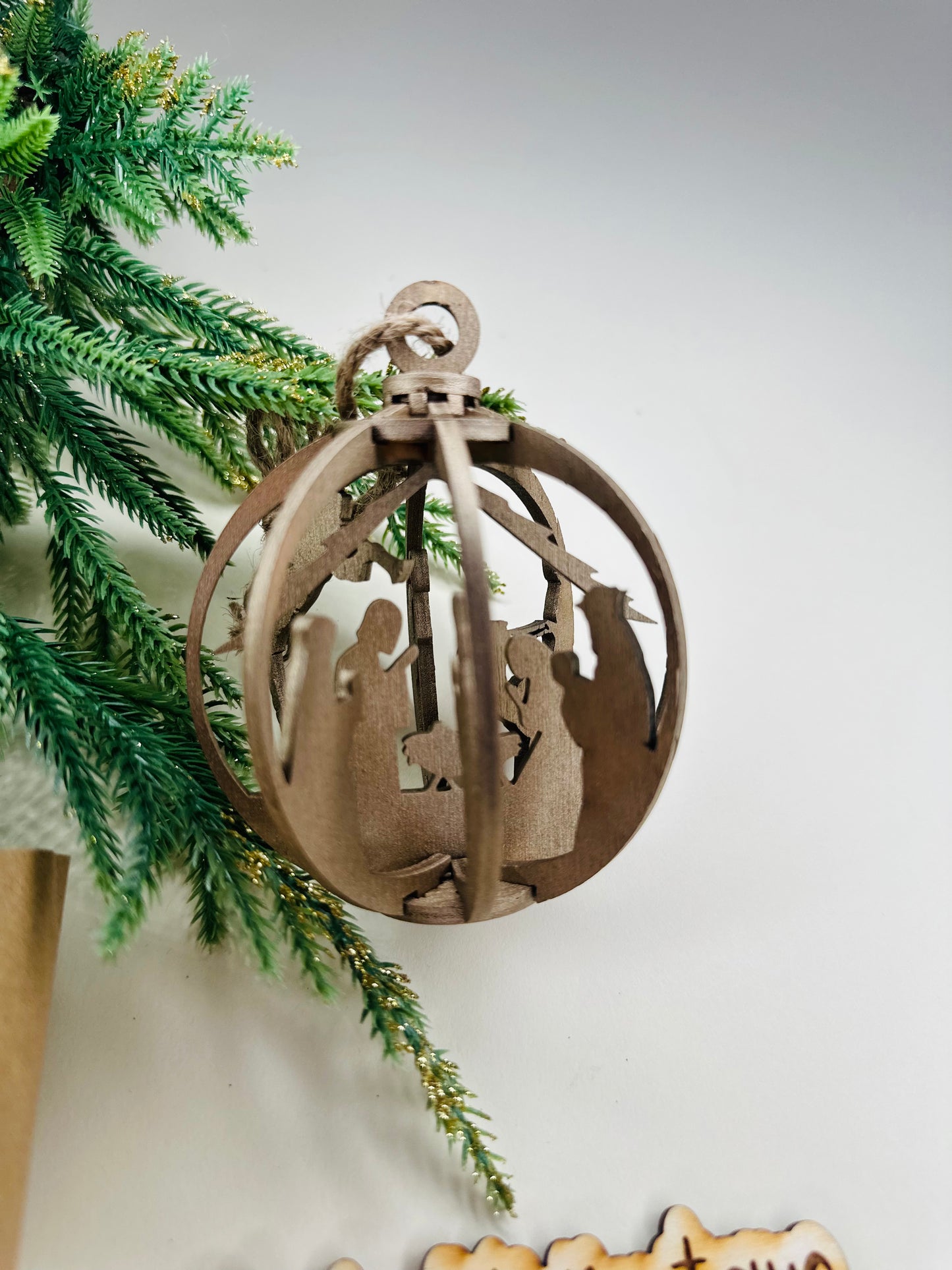 PRE-ORDER NATIVITY SCENE ORNAMENT
