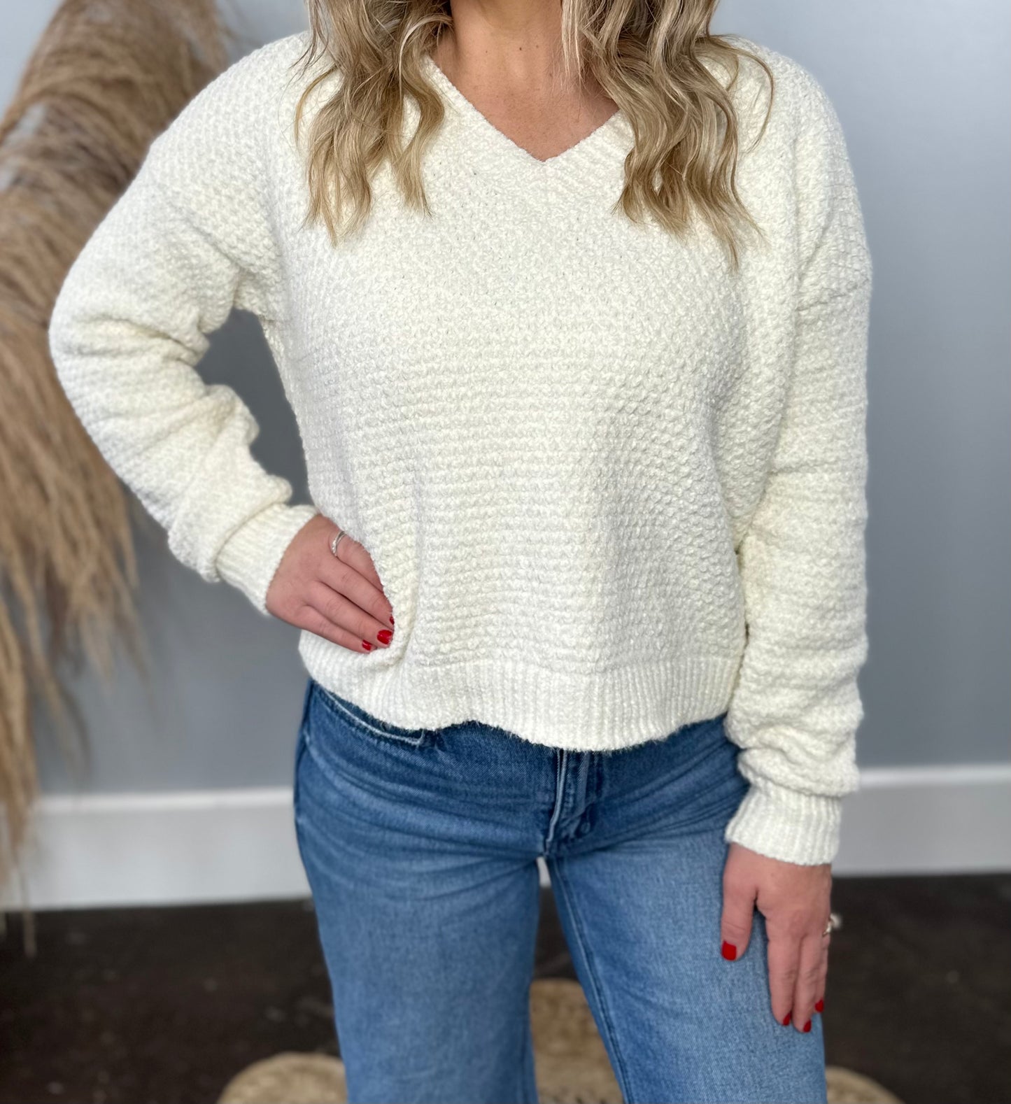 CREAM EXTRA SOFT SWEATER