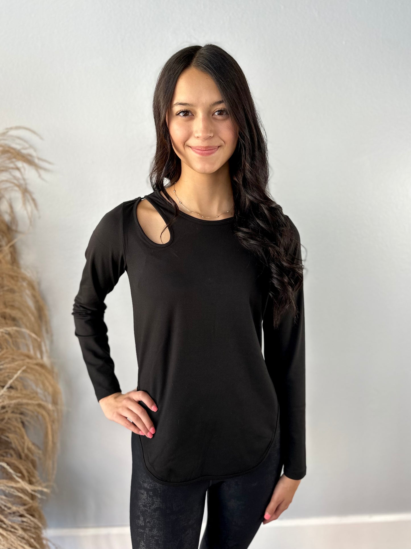 BLACK KEYHOLE LONGSLEEVE TOP