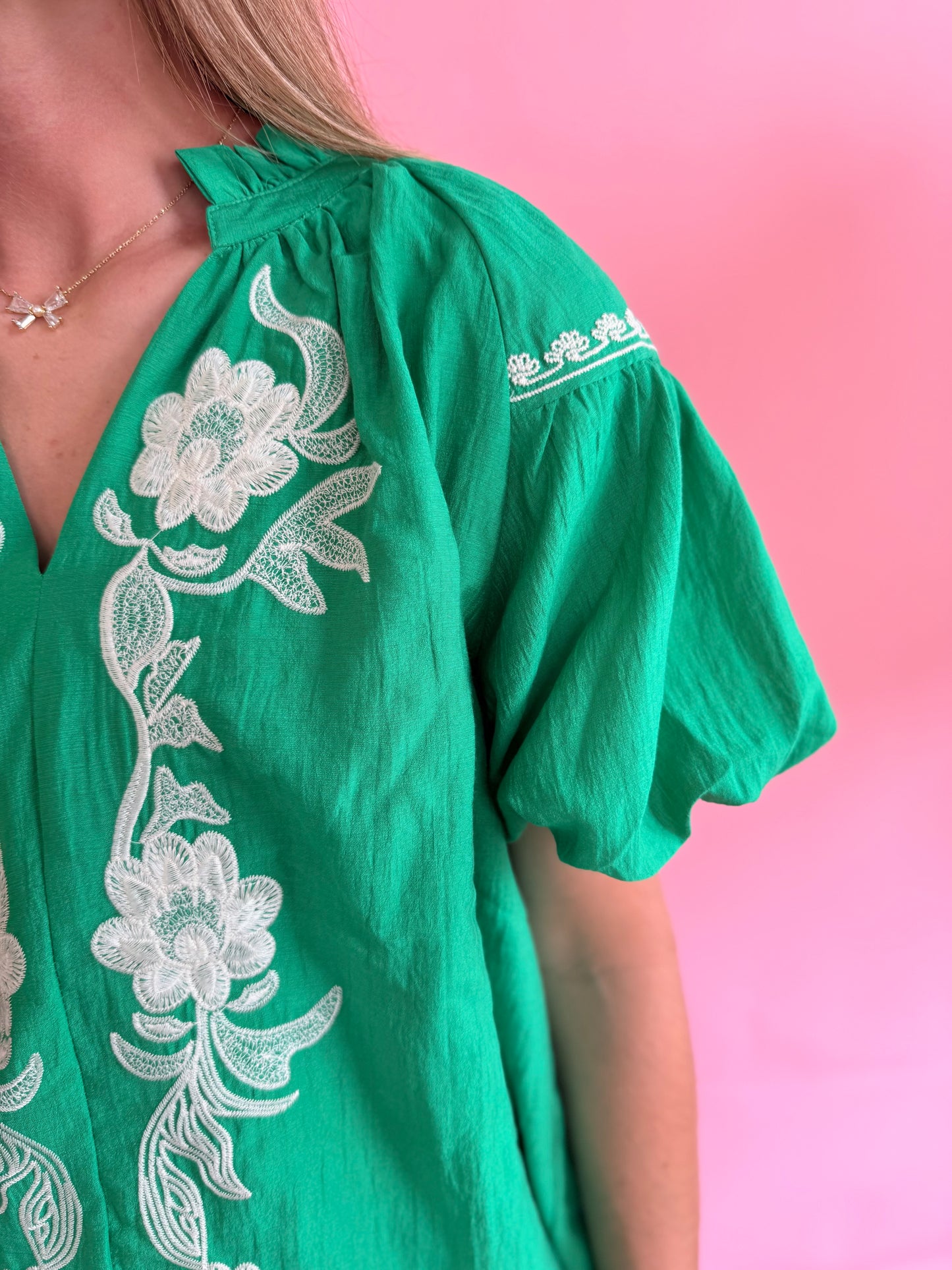 KELLY GREEN EMBROIDERED DETAIL TOP