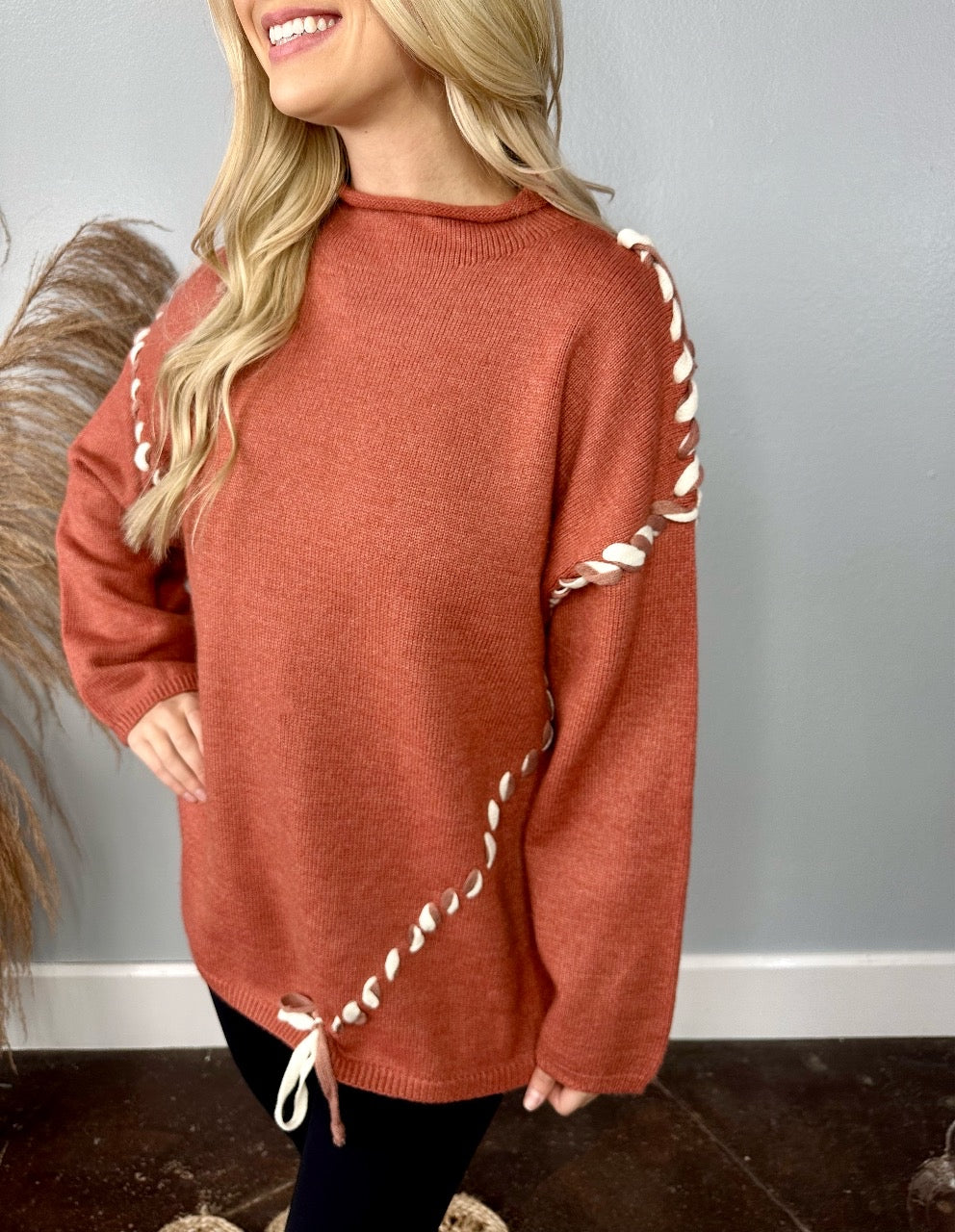 RUST/CREAM STITCHED SWEATER