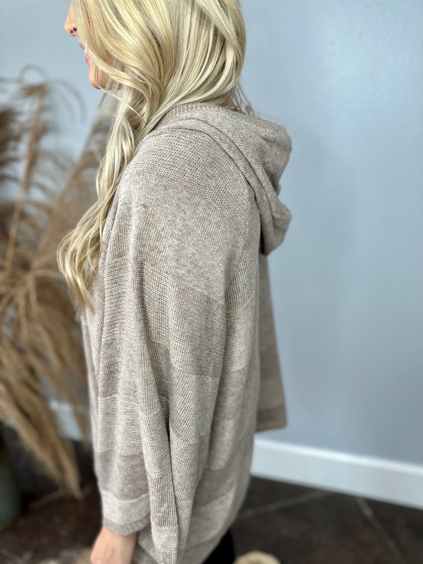 TAUPE LIGHTWEIGHT HOODED TOP