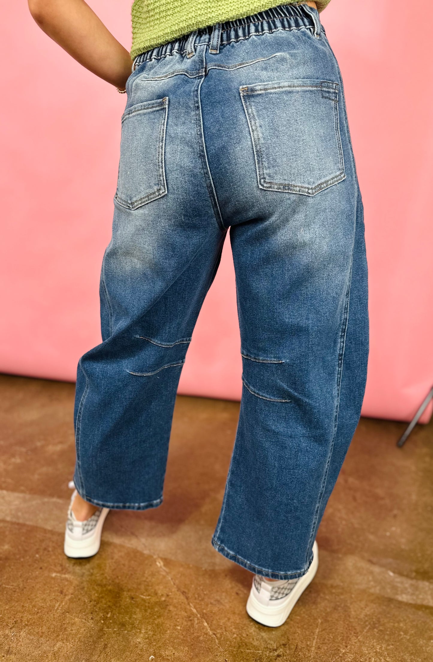 DARK DENIM BARREL JEANS