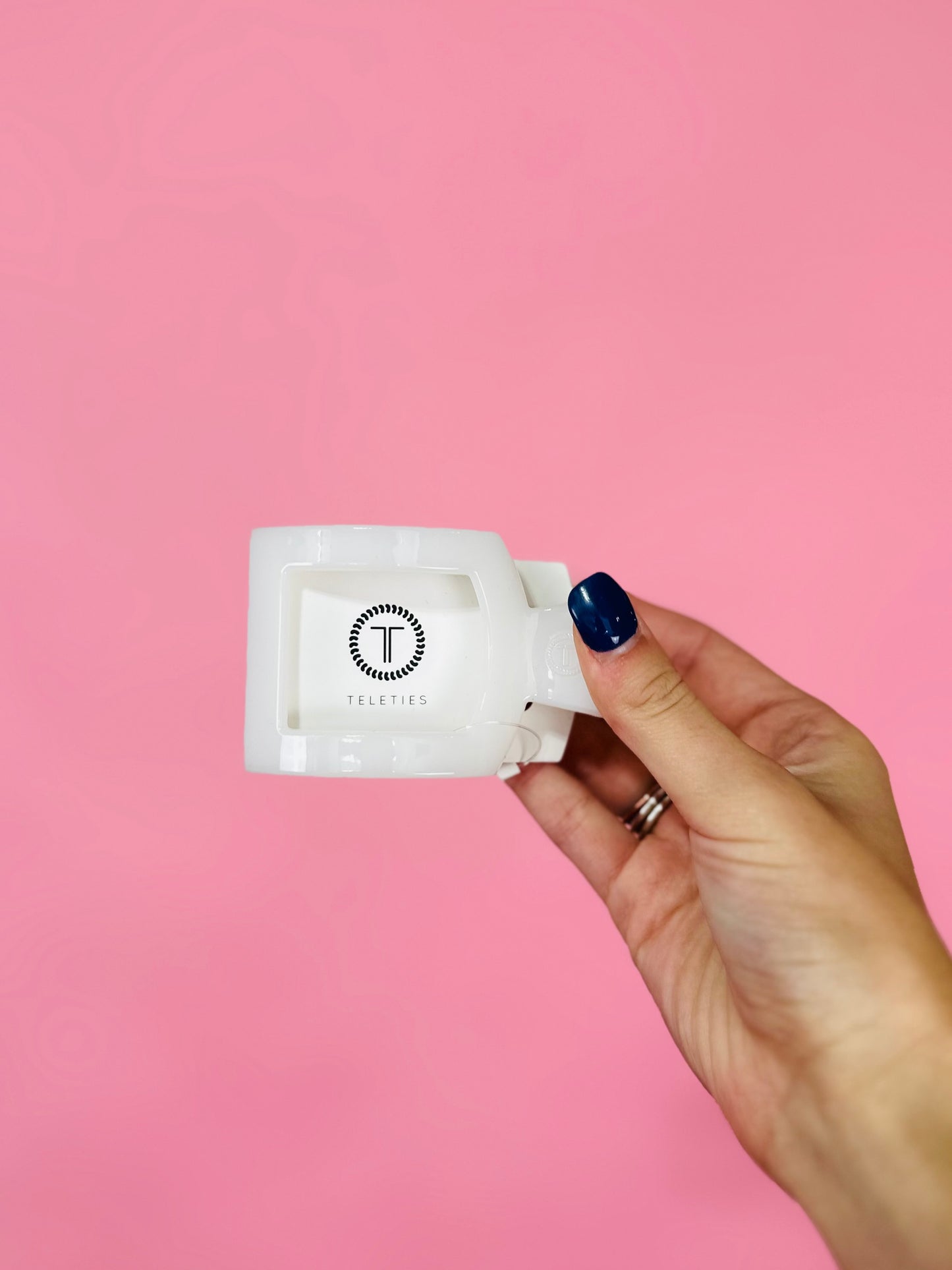 COCONUT WHITE SMALL FLAT SQUARE CLIP