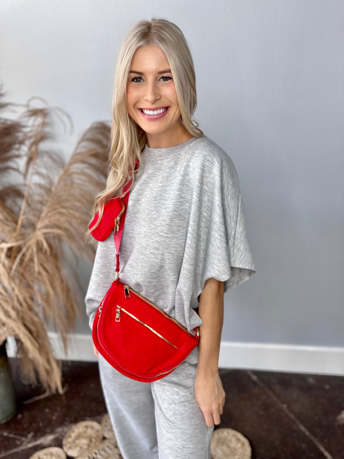RED 6 ZIPPER CROSSBODY PURSE