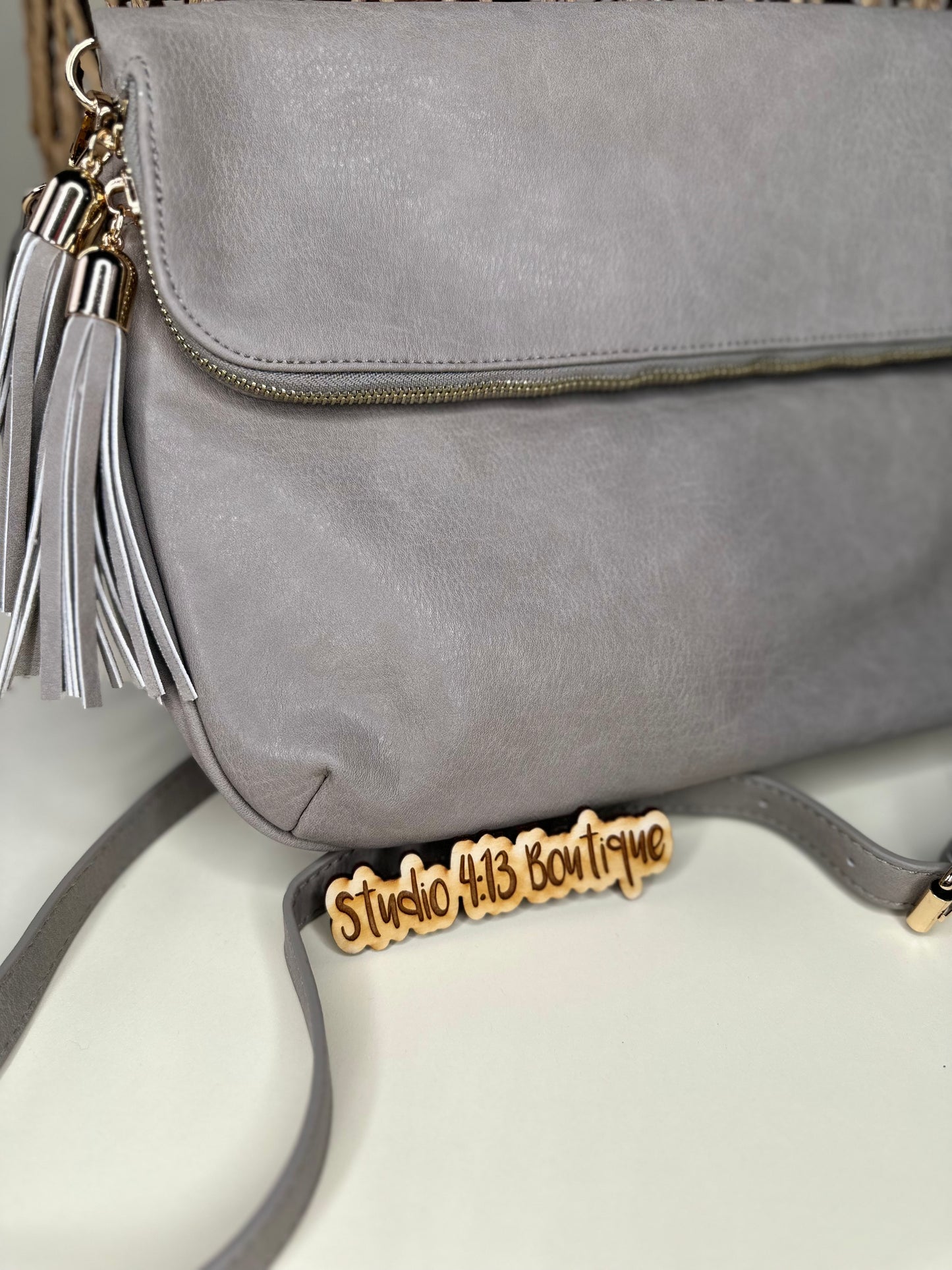 LIGHT GREY VEGAN LEATHER PURSE