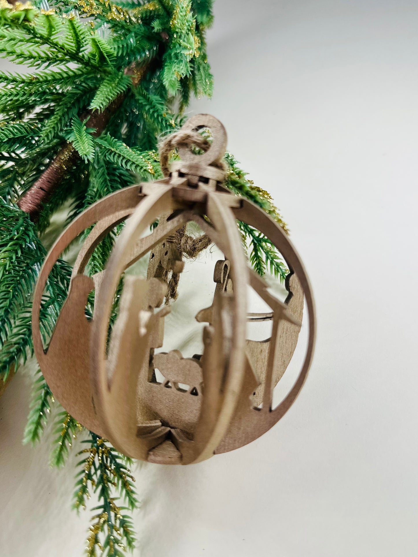 PRE-ORDER NATIVITY SCENE ORNAMENT