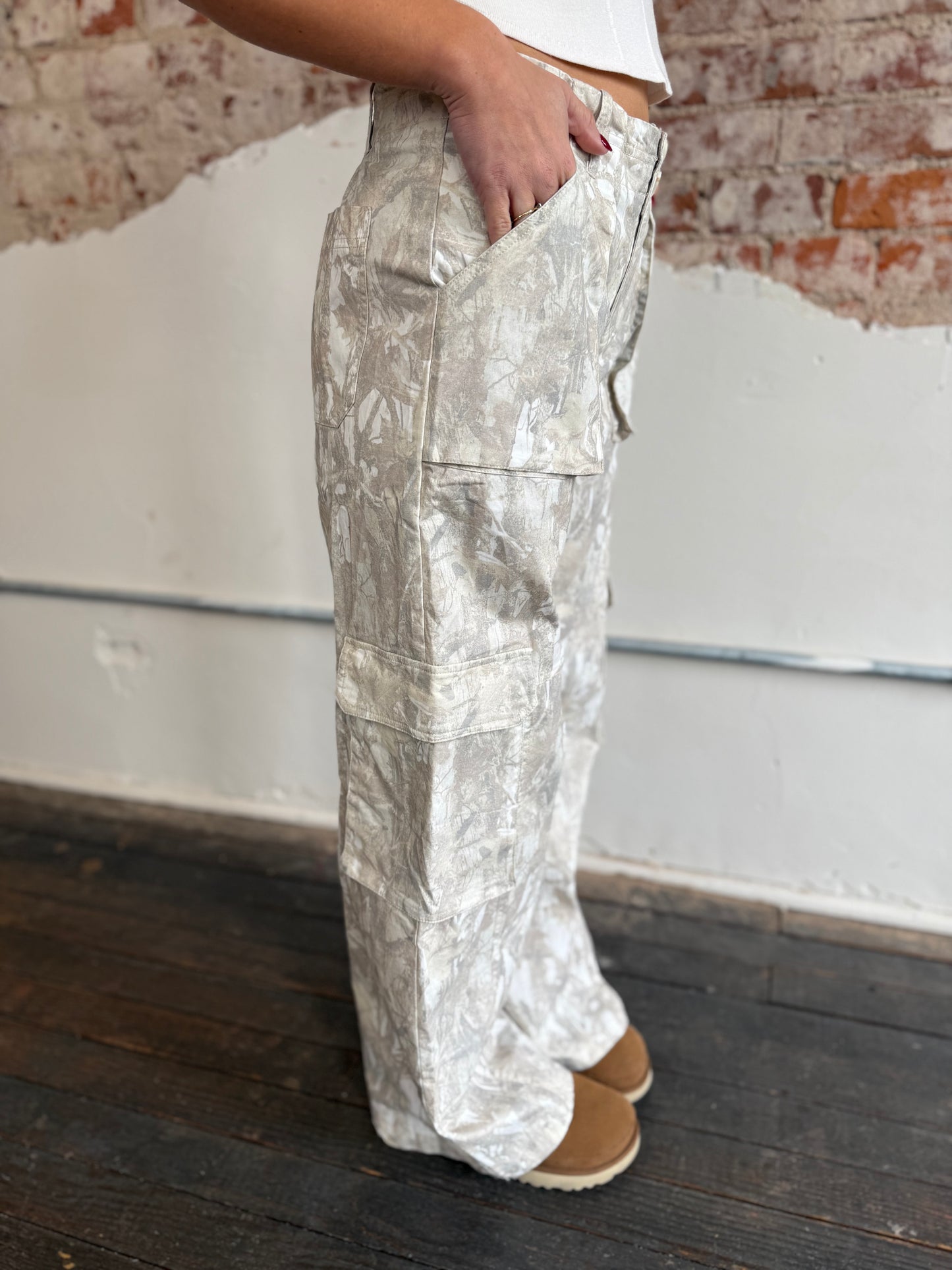 LIGHT CAMO CARGO PANTS