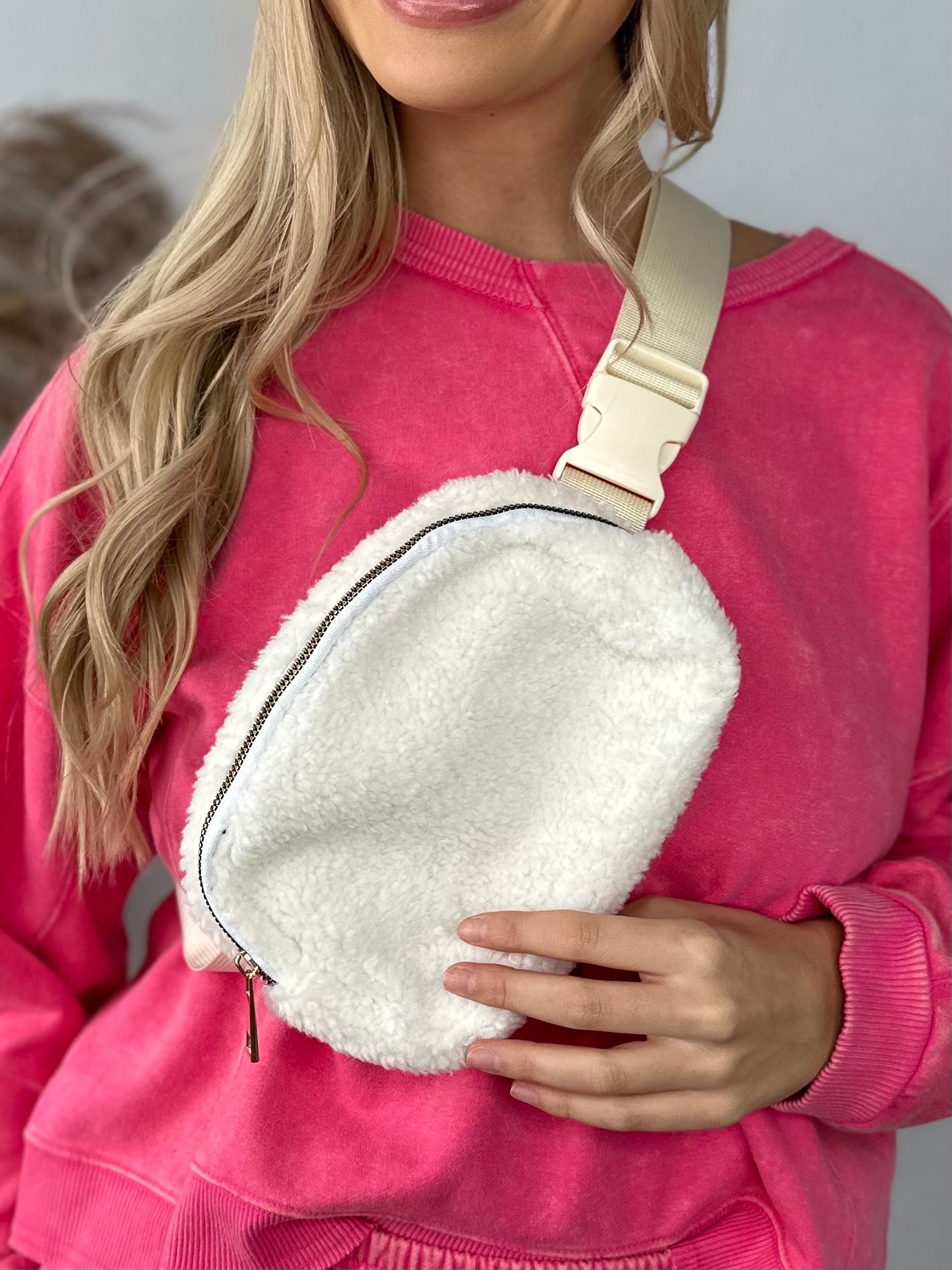 WHITE SHERPA BELT BAG