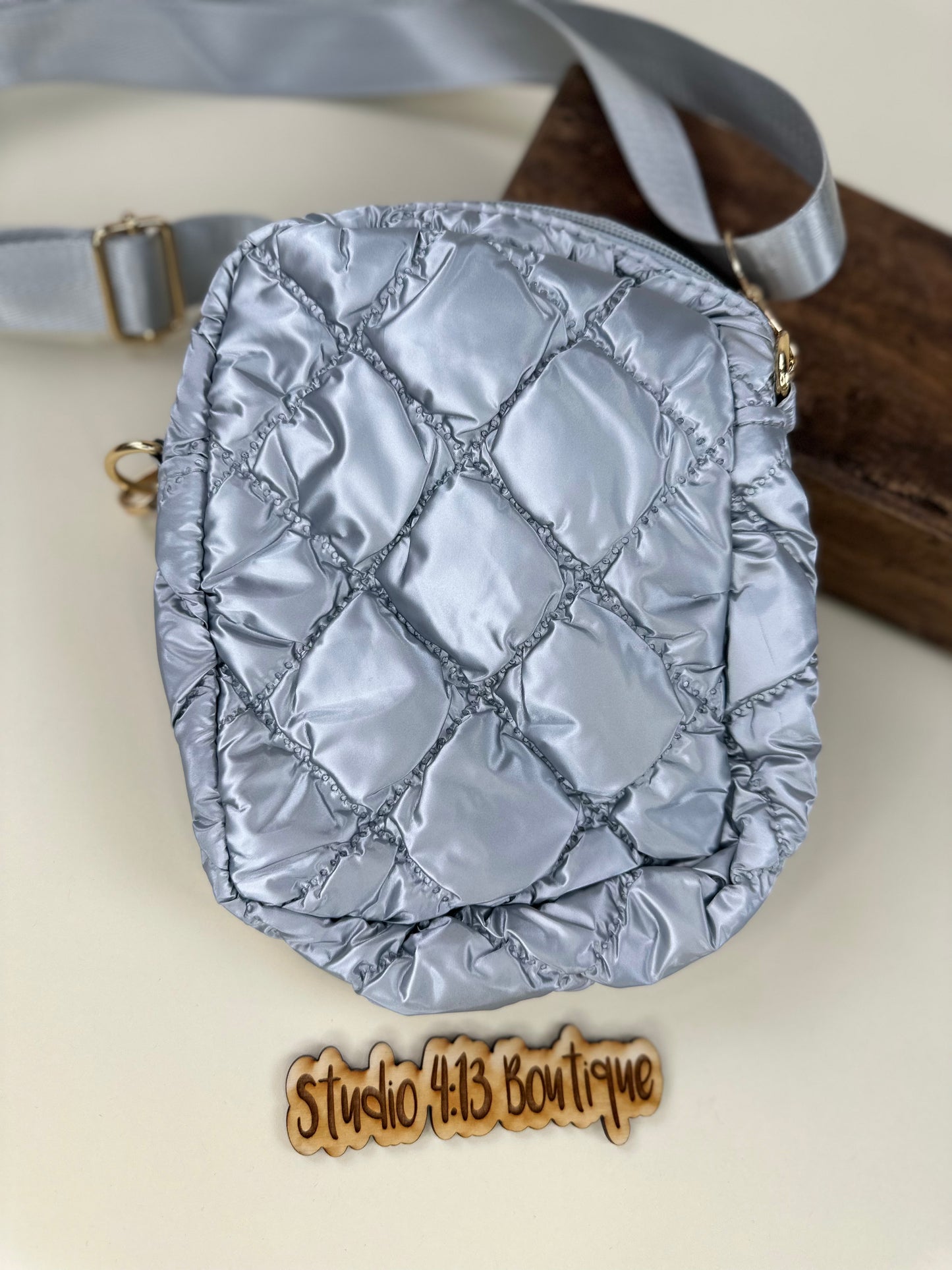 SILVER PUFFER CROSSBODY PURSE