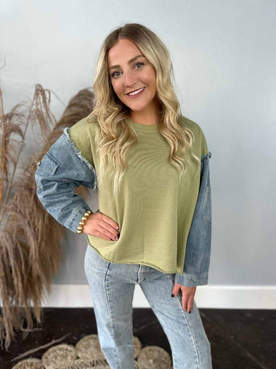 OLIVE SWEATSHIRT W/ DENIM SLEEVES