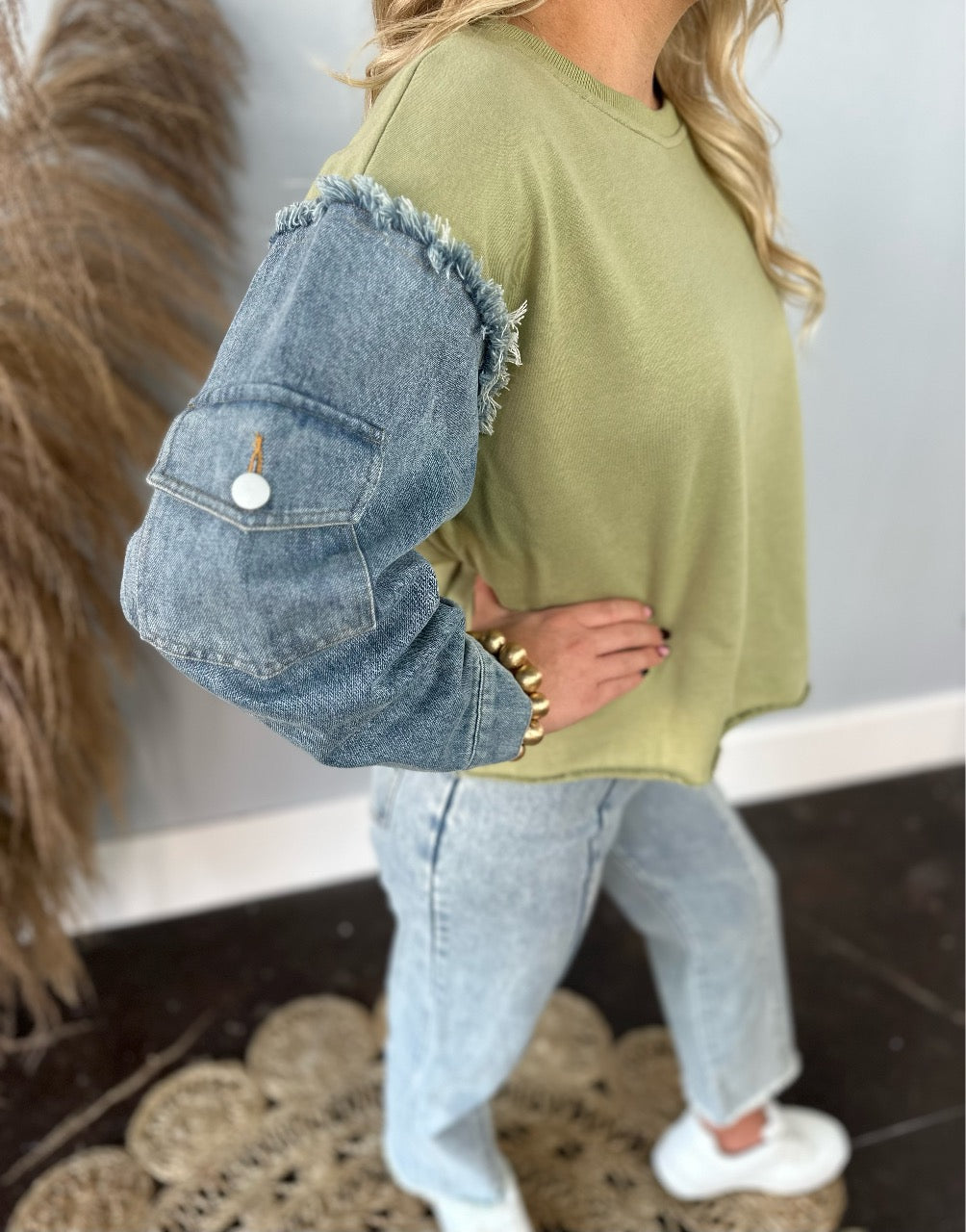 OLIVE SWEATSHIRT W/ DENIM SLEEVES
