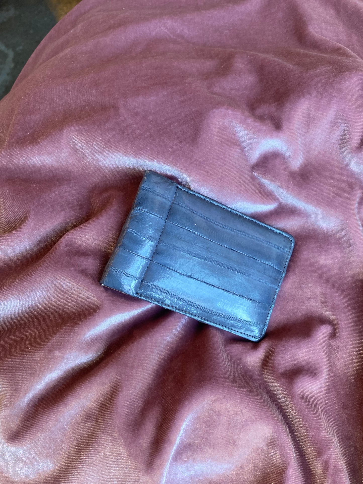 GREY EEL SKIN COIN/CARD HOLDER