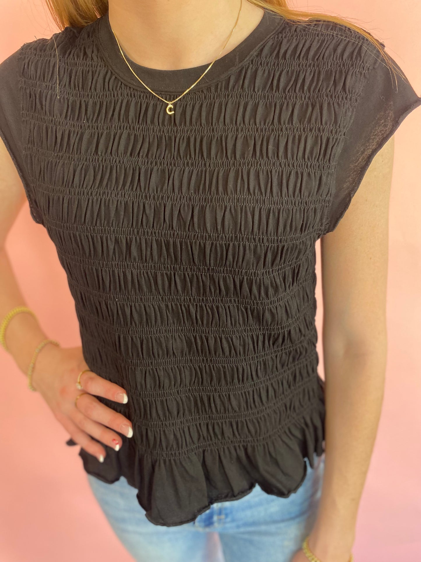 BLACK RUCHED CAP SLEEVE TOP