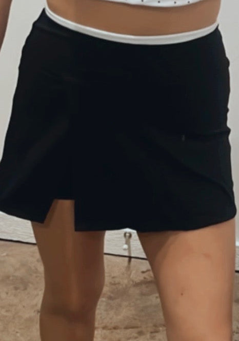 WHITE PIPING/BLACK SKIRT SET