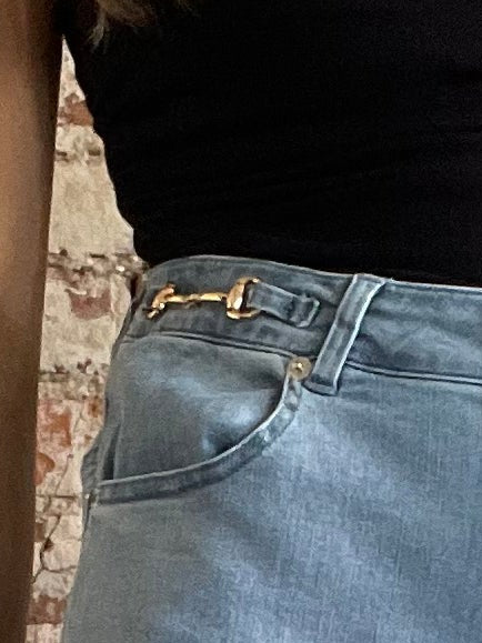 SNAFFLE BIT CROP JEANS
