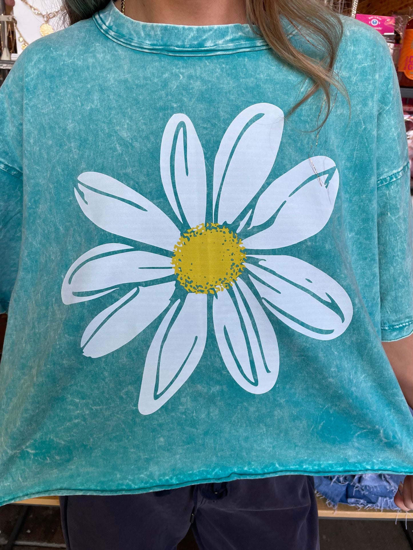 BLUE/GREEN DAISY CROP TEE