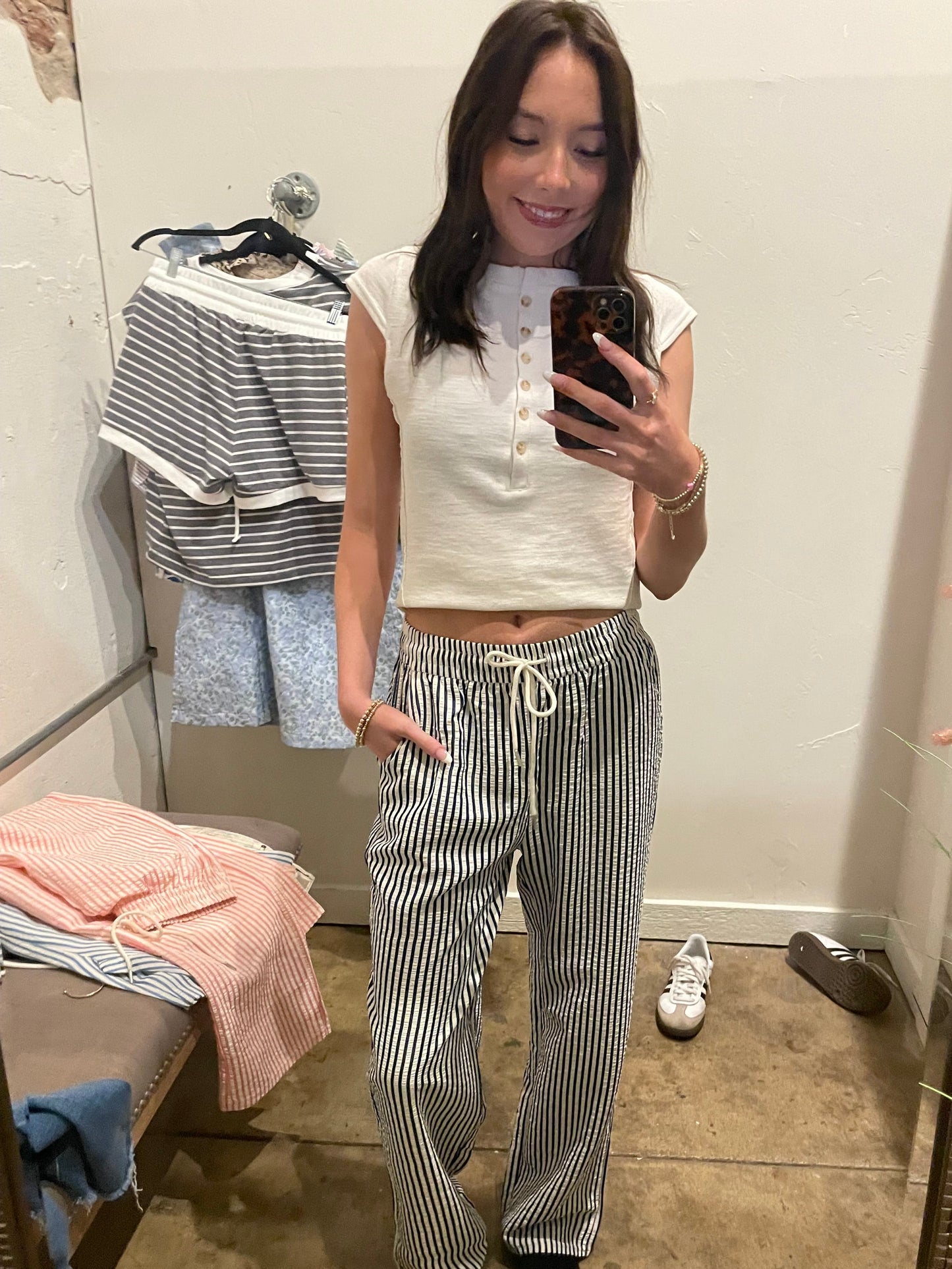 BLACK STRIPED ELASTIC WAIST PANTS