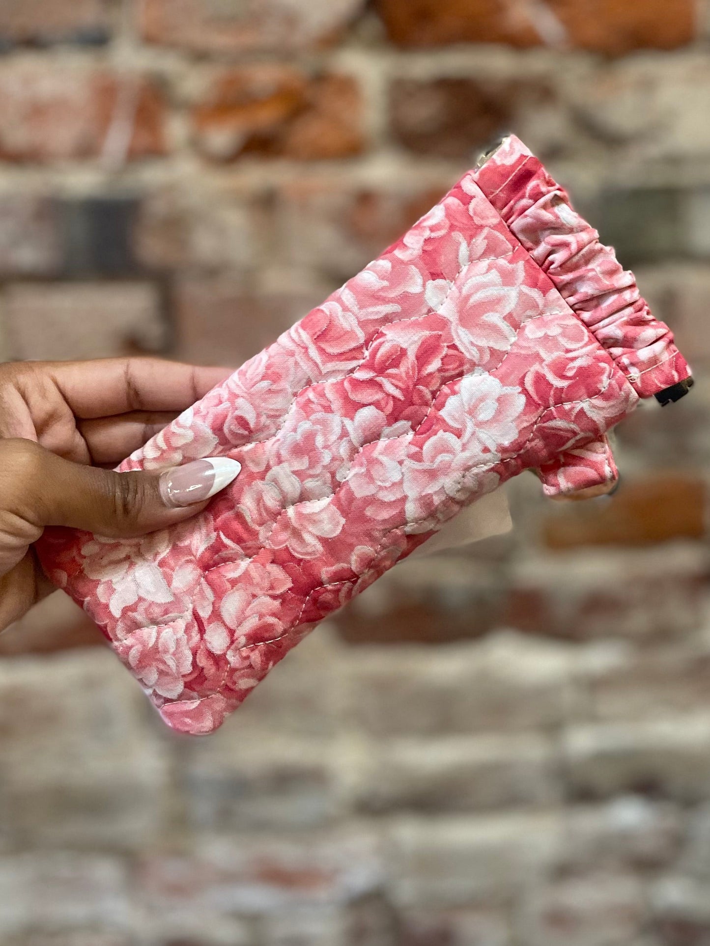 PINK ROSES GLASSES CASE
